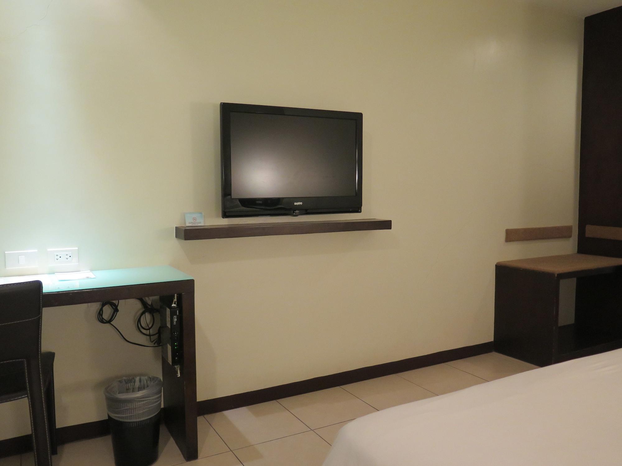 Circle Inn - Iloilo City Center Extérieur photo