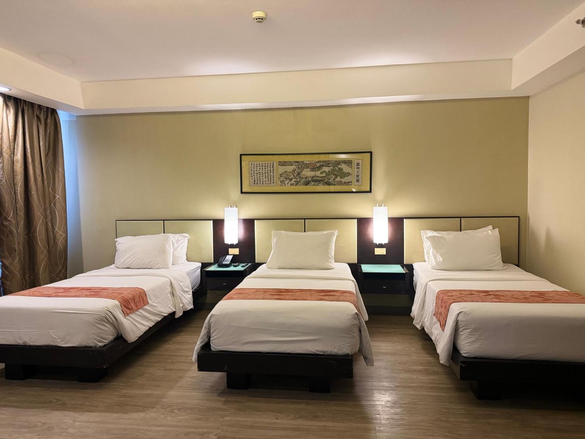 Circle Inn - Iloilo City Center Extérieur photo