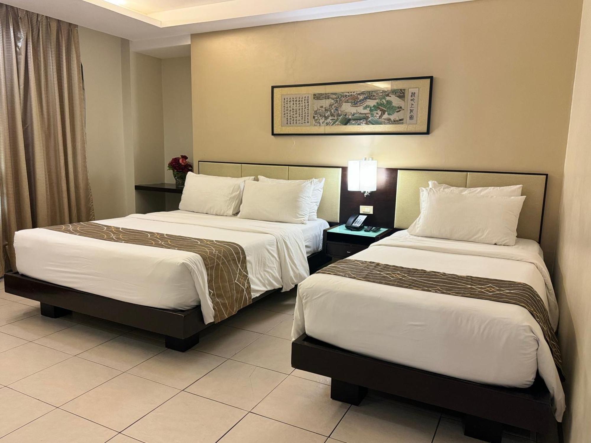 Circle Inn - Iloilo City Center Extérieur photo